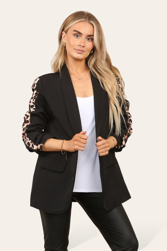 LUXE DIVA Ladies rouge leopard on sleeve Italien blazer 2 front flap pockets