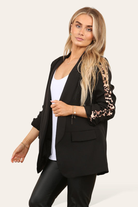 LUXE DIVA Ladies rouge leopard on sleeve Italien blazer 2 front flap pockets