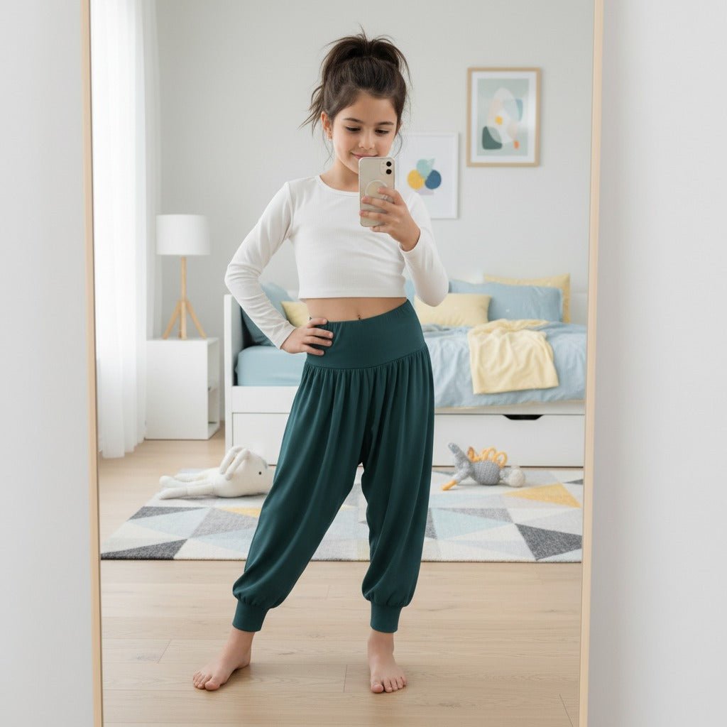 Kids Harem Loose Casual Baggy Sports Dancing Pants Girls Harem Children Trouser with Leg Cuffs Elasticated Waist UK 5 Years to 13 Years - LUXE DIVAKids Harem Loose Casual Baggy Sports Dancing Pants Girls Harem Children Trouser with Leg Cuffs Elasticated Waist UK 5 Years to 13 YearsLUXE DIVALUXE DIVAHaremTrouserTeal5-6Kids Harem Loose Casual Baggy Sports Dancing Pants Girls Harem Children Trouser with Leg Cuffs Elasticated Waist UK 5 Years to 13 Years5 - 6 Yearsteal