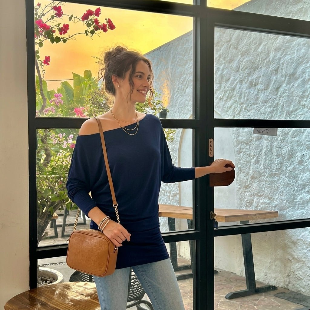 LUXE DIVA Off Shoulder Batwing Top - LUXE DIVALUXE DIVA Off Shoulder Batwing TopLUXE DIVA Off Shoulder Batwing TopLUXE DIVALUXE DIVALSBatWingTopNavySMLUXE DIVA Off Shoulder Batwing Top8-10Navy